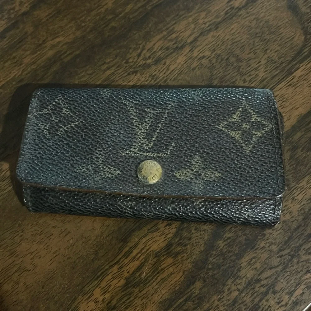 Authentic Vintage Louis Vuitton Key Case Project - Picture 3 of 17